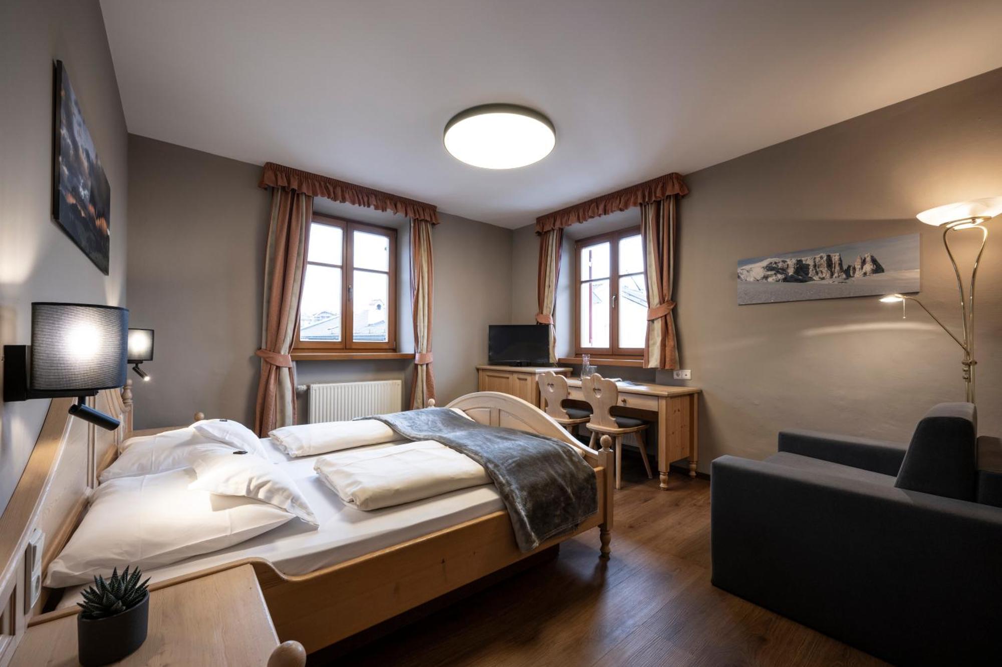 Hotel Zum Turm Castelrotto Eksteriør billede